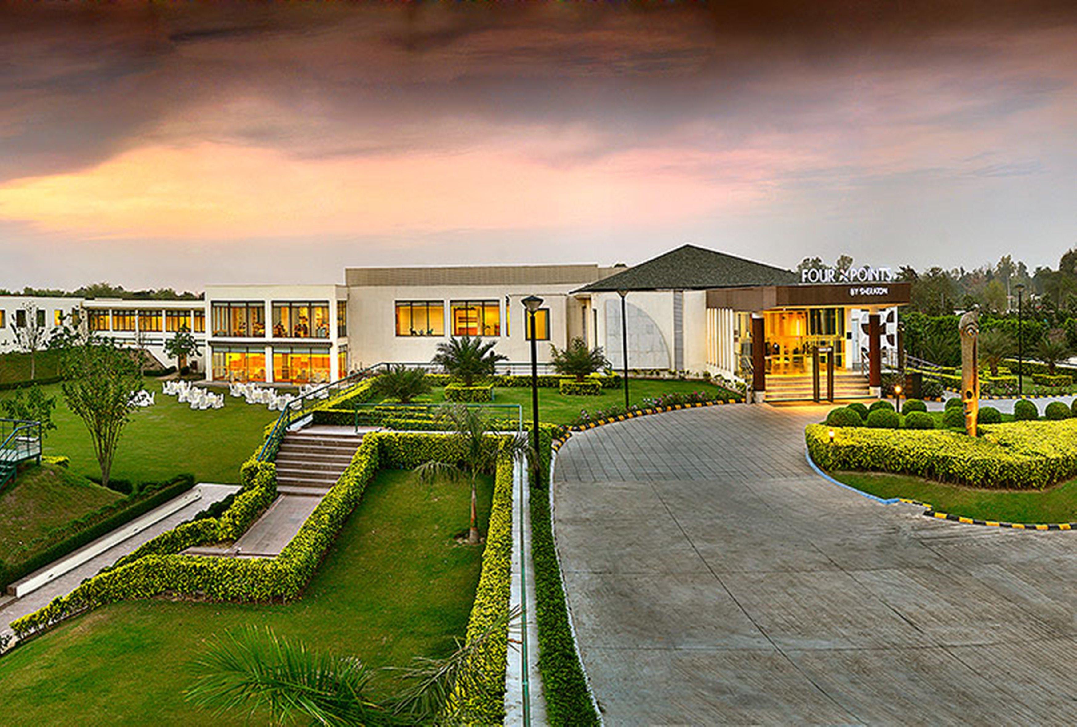 โฟร์พอยต์ บาย เชอราตัน นิวเดลีแอร์พอร์ต ไฮเวย์ Hotel ภายนอก รูปภาพ
