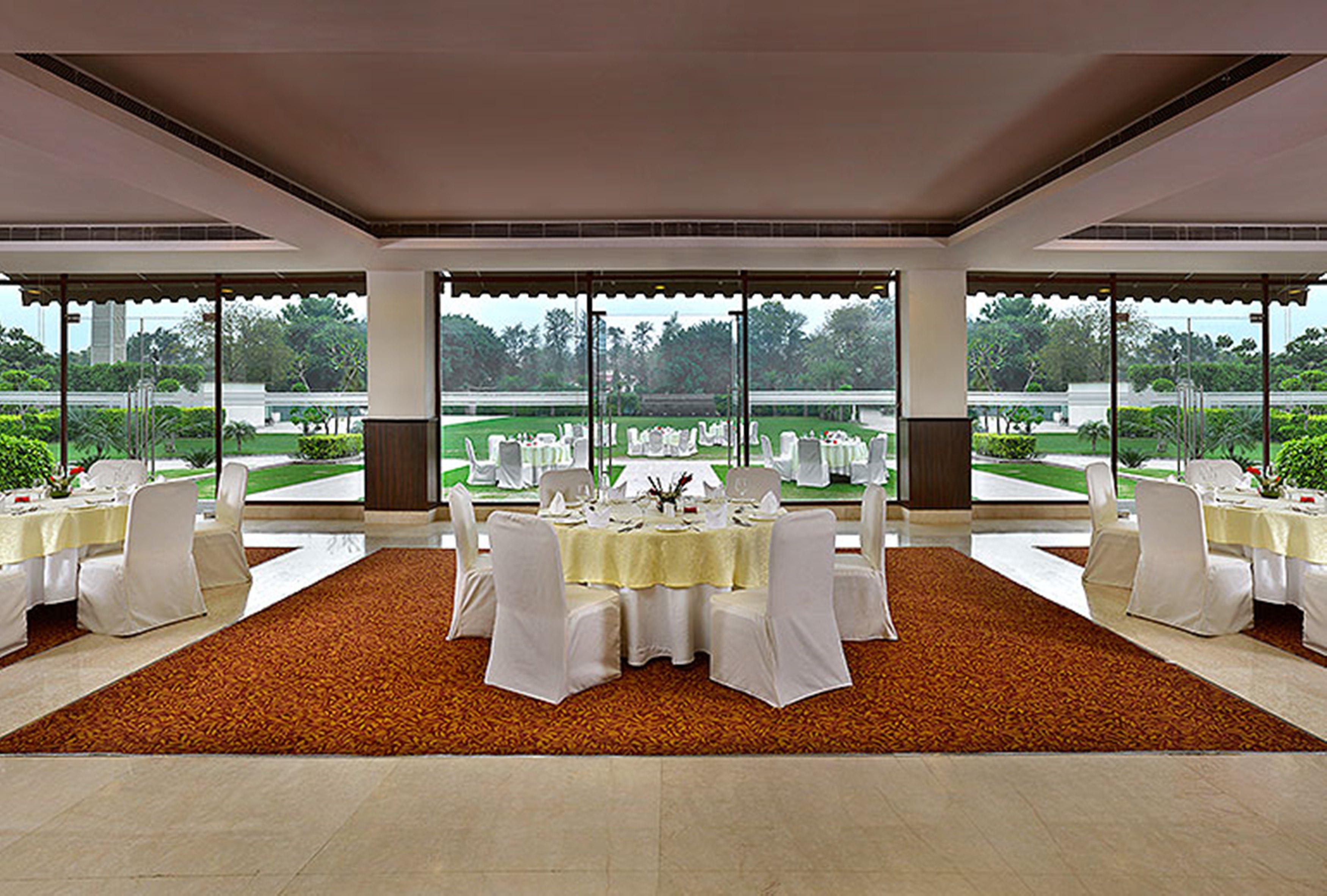 โฟร์พอยต์ บาย เชอราตัน นิวเดลีแอร์พอร์ต ไฮเวย์ Hotel ภายนอก รูปภาพ