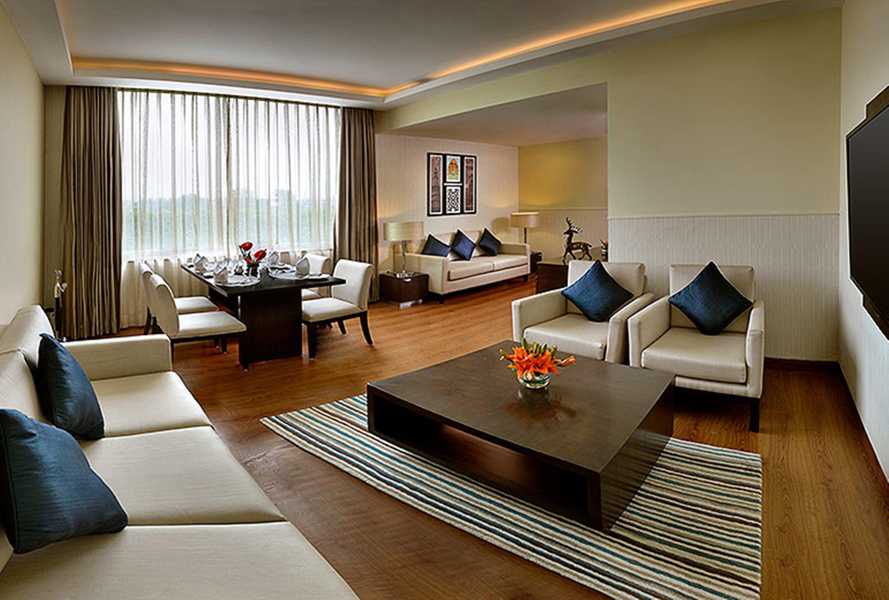 โฟร์พอยต์ บาย เชอราตัน นิวเดลีแอร์พอร์ต ไฮเวย์ Hotel ภายนอก รูปภาพ