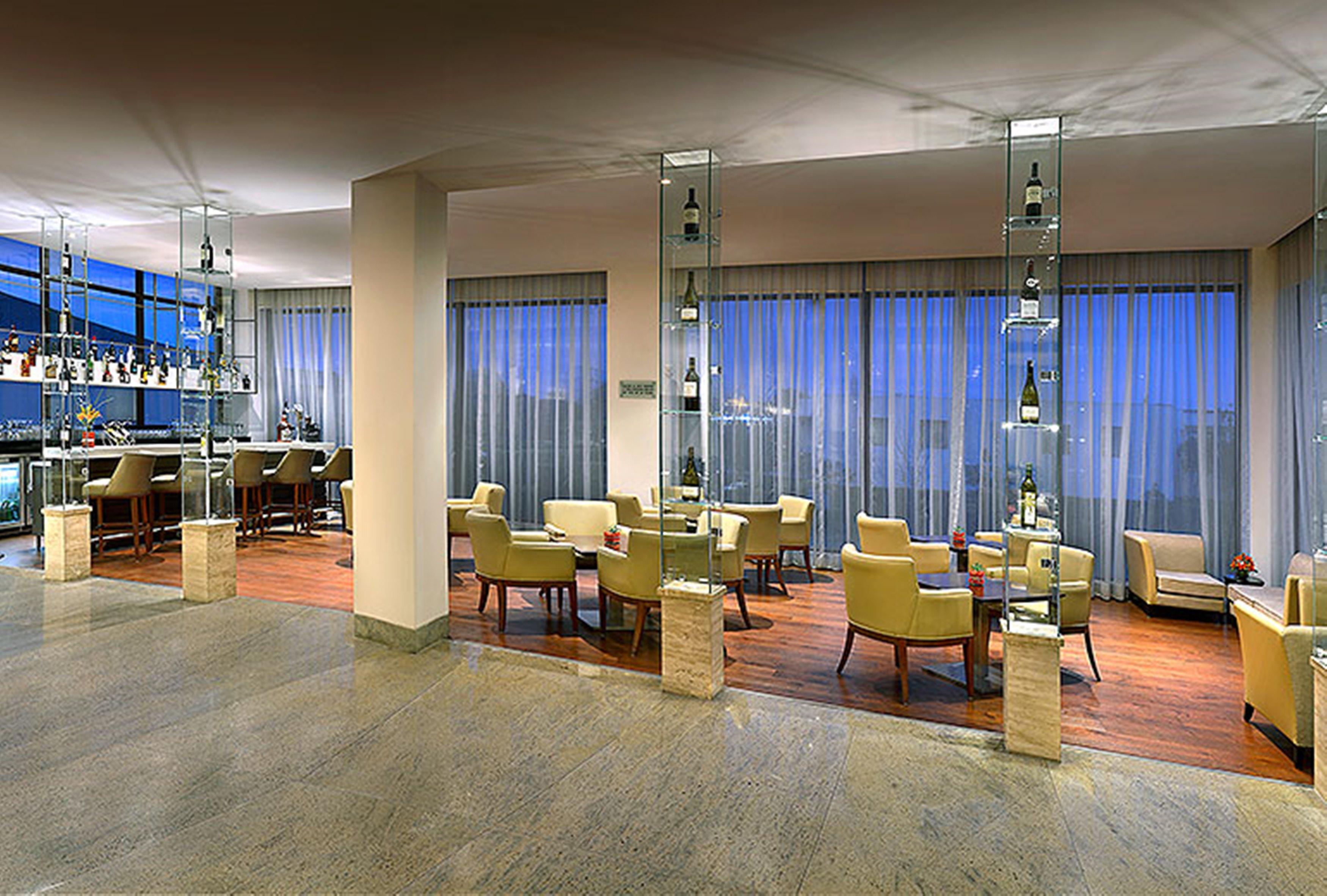 โฟร์พอยต์ บาย เชอราตัน นิวเดลีแอร์พอร์ต ไฮเวย์ Hotel ภายนอก รูปภาพ