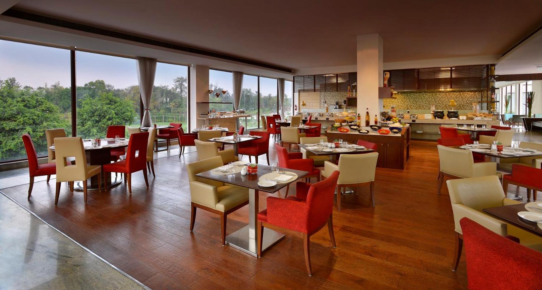 โฟร์พอยต์ บาย เชอราตัน นิวเดลีแอร์พอร์ต ไฮเวย์ Hotel ภายนอก รูปภาพ