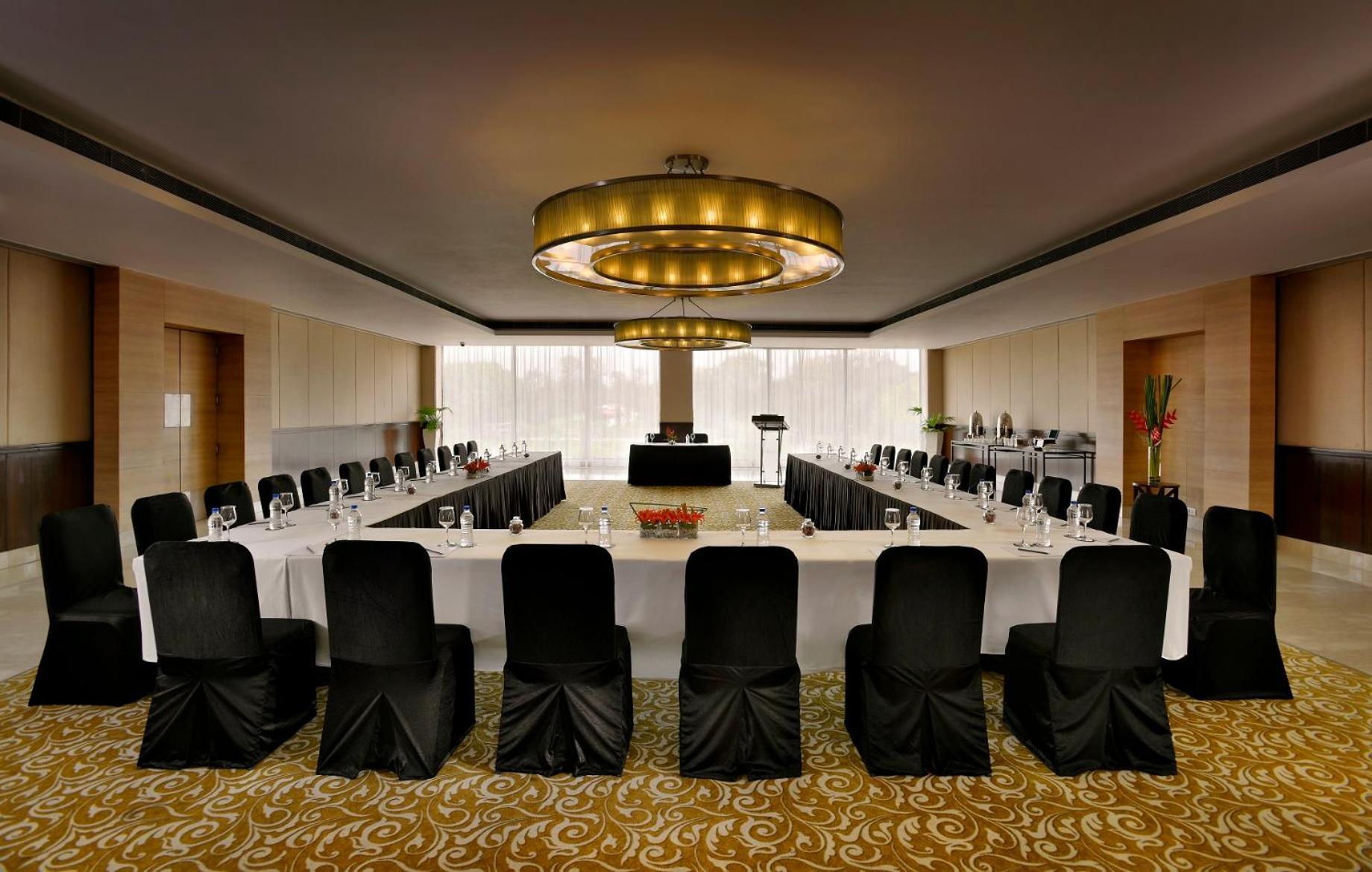 โฟร์พอยต์ บาย เชอราตัน นิวเดลีแอร์พอร์ต ไฮเวย์ Hotel ภายนอก รูปภาพ