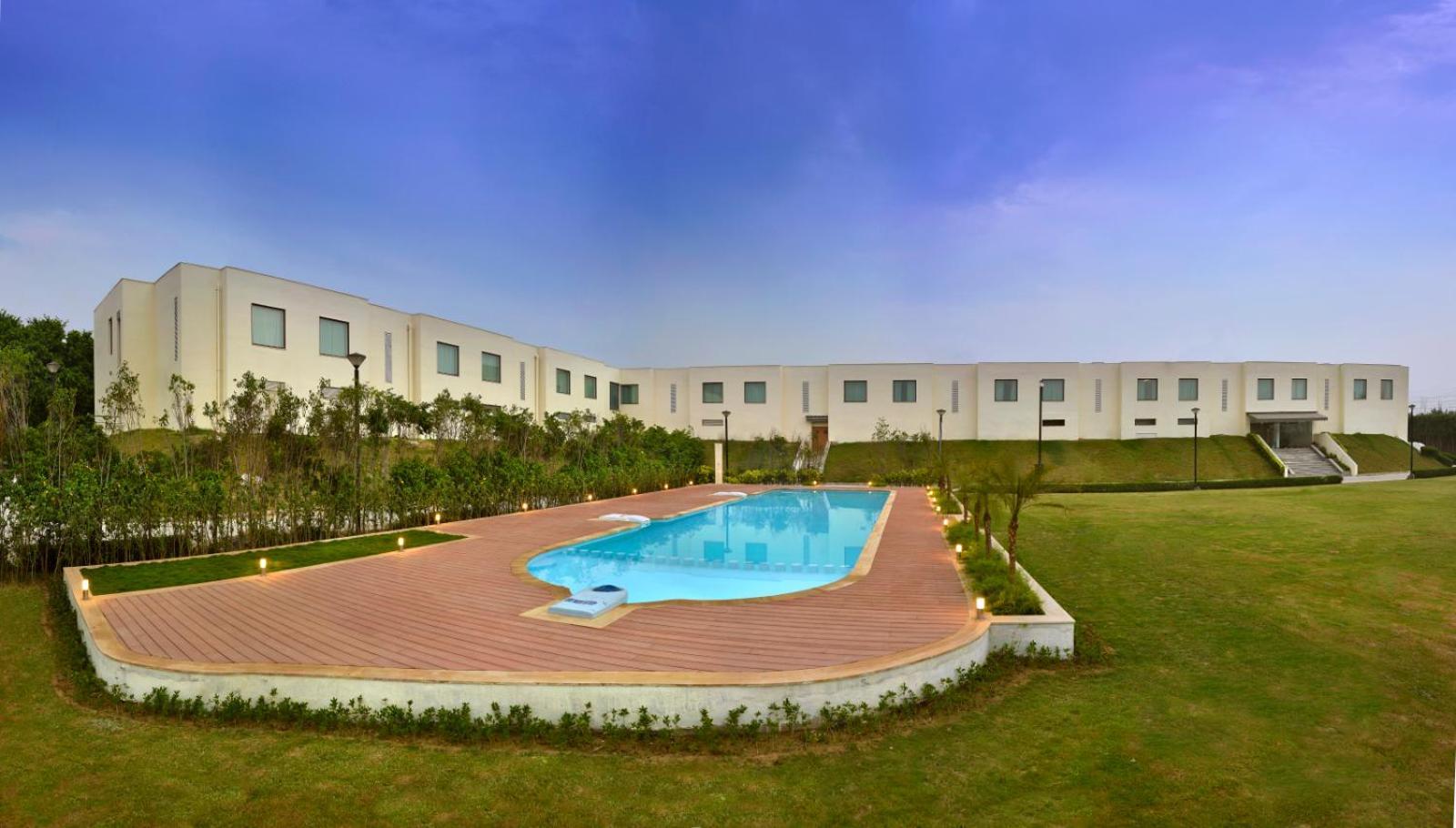 โฟร์พอยต์ บาย เชอราตัน นิวเดลีแอร์พอร์ต ไฮเวย์ Hotel ภายนอก รูปภาพ