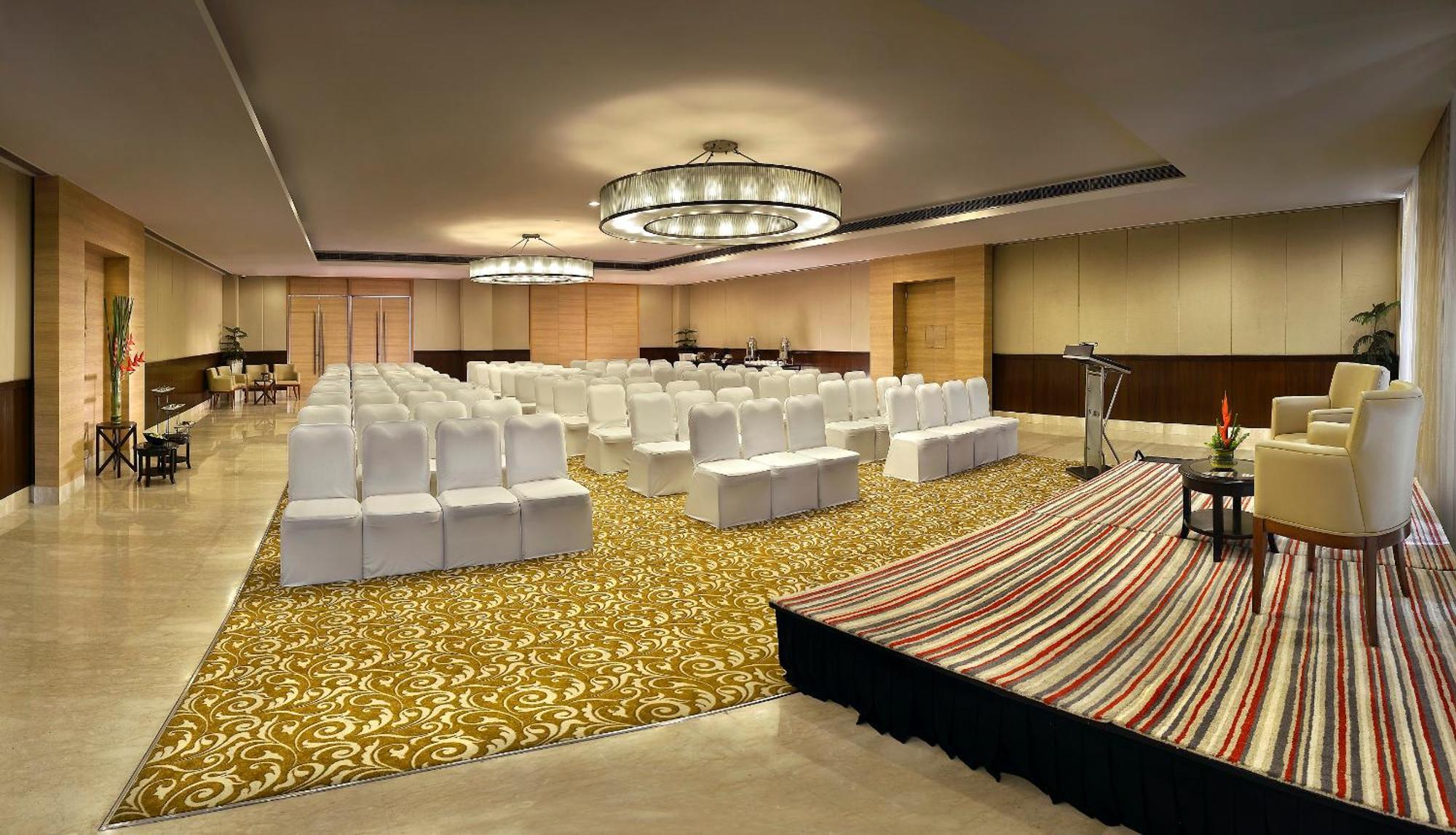 โฟร์พอยต์ บาย เชอราตัน นิวเดลีแอร์พอร์ต ไฮเวย์ Hotel ภายนอก รูปภาพ