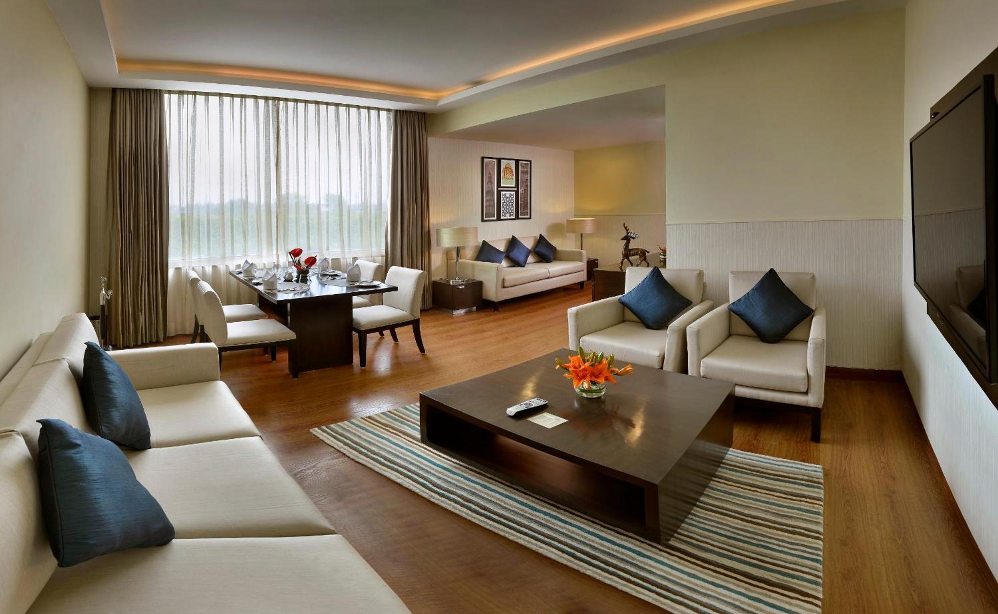 โฟร์พอยต์ บาย เชอราตัน นิวเดลีแอร์พอร์ต ไฮเวย์ Hotel ภายนอก รูปภาพ