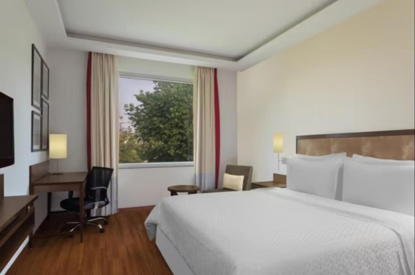 โฟร์พอยต์ บาย เชอราตัน นิวเดลีแอร์พอร์ต ไฮเวย์ Hotel ภายนอก รูปภาพ