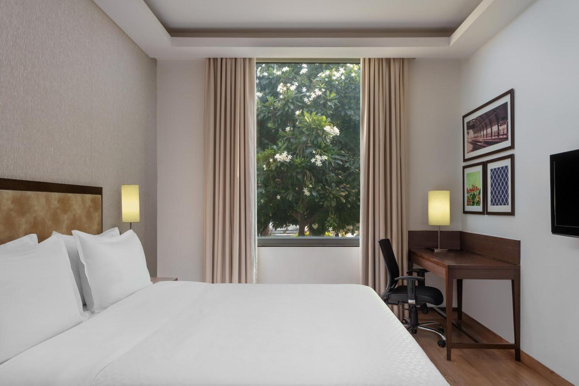 โฟร์พอยต์ บาย เชอราตัน นิวเดลีแอร์พอร์ต ไฮเวย์ Hotel ภายนอก รูปภาพ