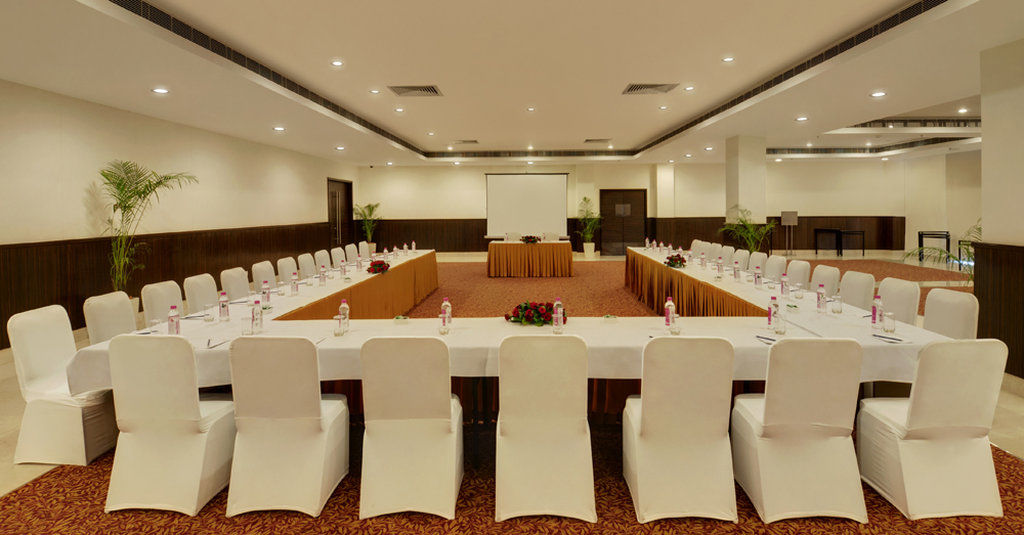 โฟร์พอยต์ บาย เชอราตัน นิวเดลีแอร์พอร์ต ไฮเวย์ Hotel ภายนอก รูปภาพ